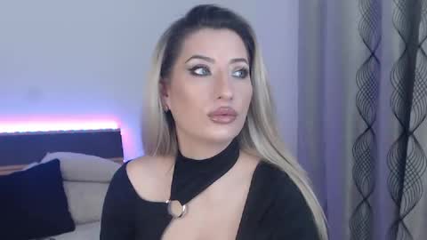 Megan Blazee  online show from 01-14-25, 08:04