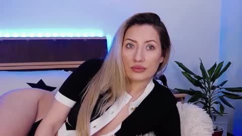 Megan Blazee  online show from 02-21-25, 08:27