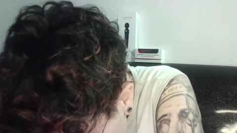 Megan and sophi online show from 02-18-25, 04:58