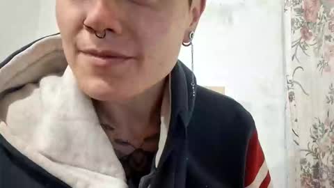 Megan and sophi online show from 10-04-25, 06:55