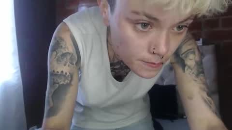 Snapshot of megan_coop3r_ chatting on 05-19-26, 02:01 Megan and sophi online show from 05-19-26, 02:01