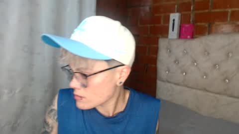 Snapshot of megan_coop3r_ chatting on 07-18-26, 07:01 Megan and sophi online show from 07-18-26, 07:01