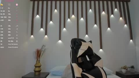 MEGAN COOPER online show from 11-29-25, 07:17