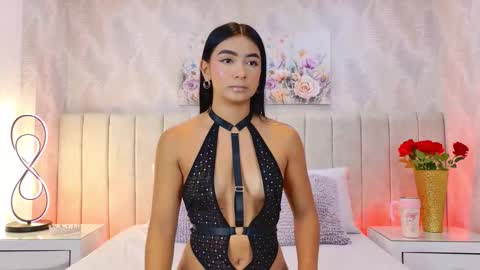 Carolina Paez online show from 11-24-25, 12:38