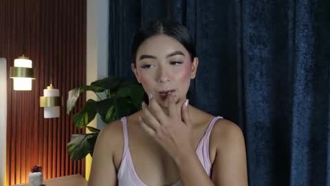 Snapshot of megan_cruzgb chatting on 05-21-26, 12:23 Carolina Paez online show from 05-21-26, 12:23