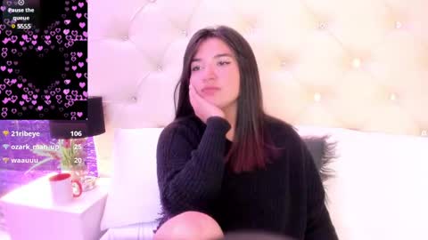 Snapshot of megan_devon chatting on 12-12-24, 04:21 online show from 12-12-24, 04:21