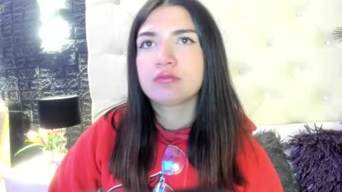 Snapshot of megan_devon chatting on 12-20-24, 11:43 online show from 12-20-24, 11:43