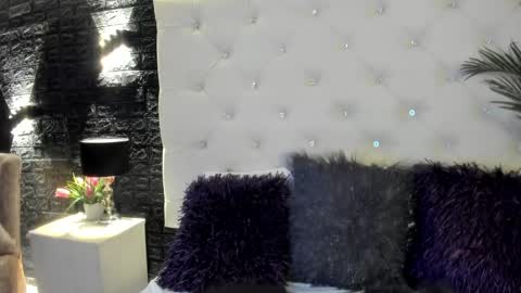 Snapshot of megan_devon chatting on 12-28-24, 11:09 online show from 12-28-24, 11:09