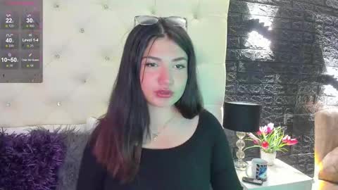 Snapshot of megan_devon chatting on 01-10-25, 11:33 online show from 01-10-25, 11:33