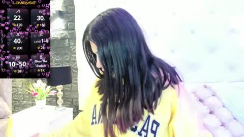 Snapshot of megan_devon chatting on 01-15-25, 11:32 online show from 01-15-25, 11:32
