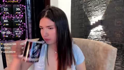 Snapshot of megan_devon chatting on 01-21-25, 04:58 online show from 01-21-25, 04:58