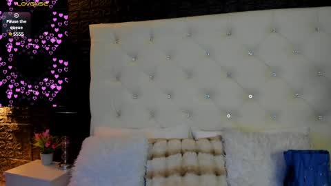 Snapshot of megan_devon chatting on 01-22-25, 11:45 online show from 01-22-25, 11:45