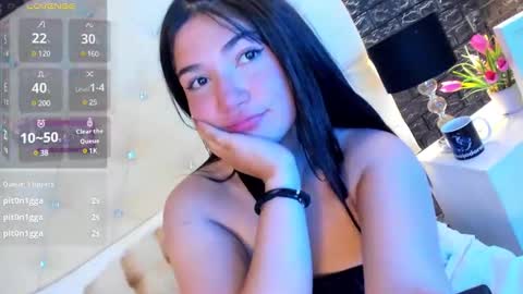 Snapshot of megan_devon chatting on 02-06-25, 02:48 online show from 02-06-25, 02:48