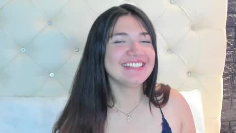 Snapshot of megan_devon chatting on 02-11-25, 05:50 online show from 02-11-25, 05:50