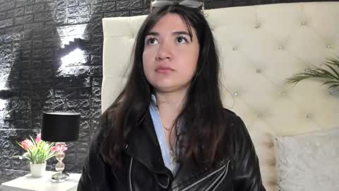 Snapshot of megan_devon chatting on 02-17-25, 11:34 online show from 02-17-25, 11:34