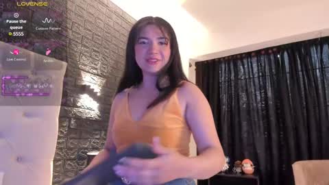 Snapshot of megan_devon chatting on 02-27-25, 11:41 online show from 02-27-25, 11:41