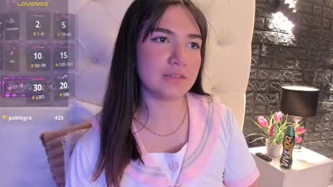 Snapshot of megan_devon chatting on 02-27-25, 02:43 online show from 02-27-25, 02:43