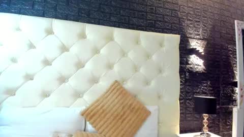 Snapshot of megan_devon chatting on 03-03-25, 02:59 online show from 03-03-25, 02:59
