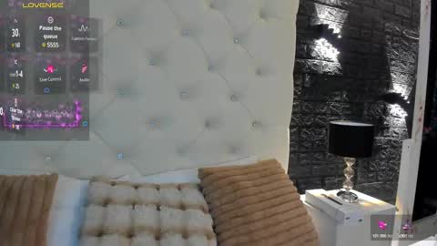 Snapshot of megan_devon chatting on 03-05-25, 02:56 online show from 03-05-25, 02:56