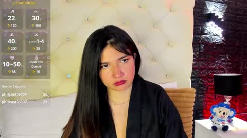 Snapshot of megan_devon chatting on 03-10-25, 05:18 online show from 03-10-25, 05:18