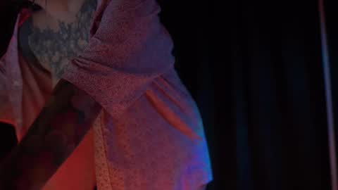 Snapshot of megan_evaans chatting on 01-31-25, 11:24 welcome guys please help me to reach 100 hands up Thanks online show from 01-31-25, 11:24