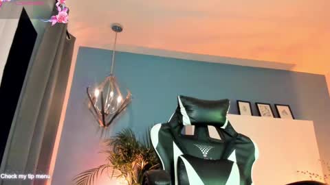    online show from 10-01-25, 03:01