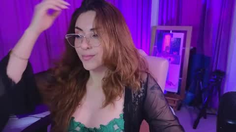 Snapshot of megan_ricci chatting on 05-24-26, 10:37 Laura online show from 05-24-26, 10:37