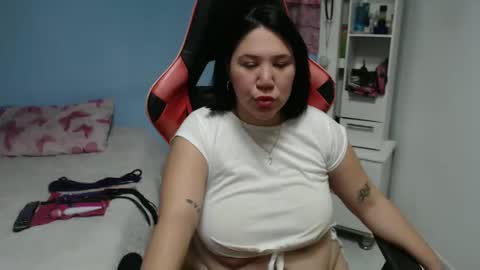 Snapshot of megan_slut1 chatting on 10-22-25, 11:37 Megan online show from 10-22-25, 11:37