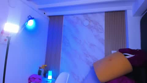 Snapshot of megan_star73 chatting on 02-09-25, 08:45 Megan online show from 02-09-25, 08:45