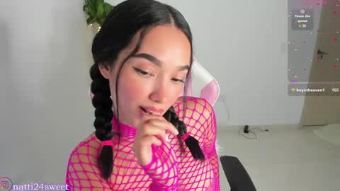 Snapshot of megan_sweet24 chatting on 04-28-26, 02:27 megan sweet online show from 04-28-26, 02:27