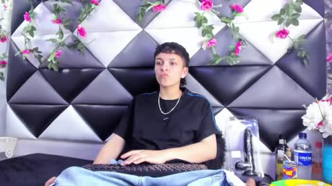 megan_thompsonn_ online show from 11-30-25, 02:26