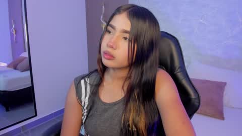 Snapshot of megan_thorp chatting on 06-09-26, 02:34 Sheila online show from 06-09-26, 02:34