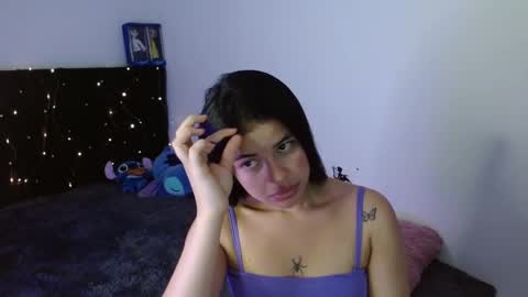 Snapshot of megan_ve chatting on 11-04-25, 12:32 Carolina online show from 11-04-25, 12:32