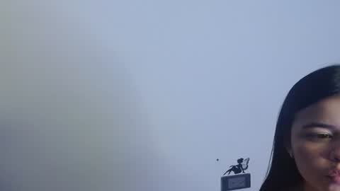 Snapshot of megan_ve chatting on 11-19-25, 02:33 Carolina online show from 11-19-25, 02:33