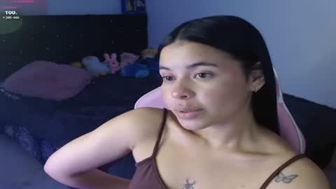 Snapshot of megan_ve chatting on 11-23-25, 02:11 Carolina online show from 11-23-25, 02:11