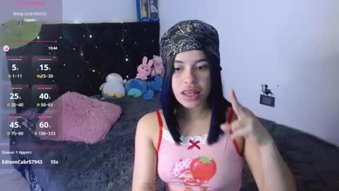 Snapshot of megan_ve chatting on 11-26-25, 02:34 Carolina online show from 11-26-25, 02:34