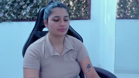 Snapshot of megan_whitte_01 chatting on 01-14-25, 01:28 megan white 01  online show from 01-14-25, 01:28