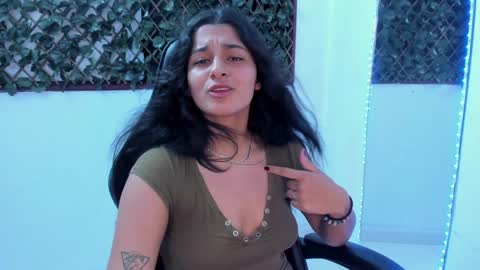 Snapshot of megan_whitte_01 chatting on 01-17-25, 01:57 megan white 01  online show from 01-17-25, 01:57