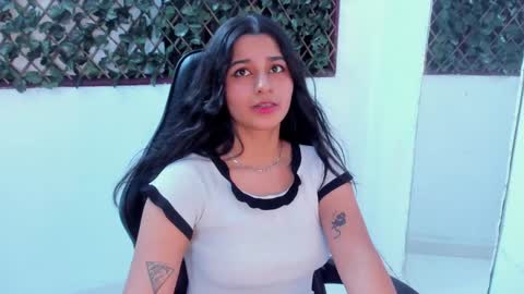 Snapshot of megan_whitte_01 chatting on 01-18-25, 06:03 megan white 01  online show from 01-18-25, 06:03