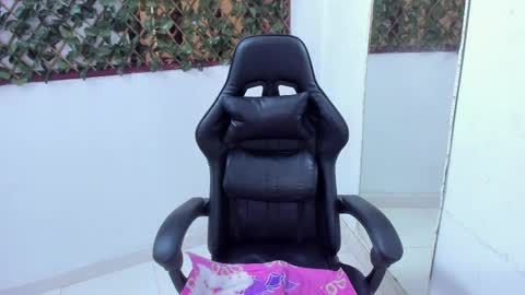 Snapshot of megan_whitte_01 chatting on 02-15-25, 09:26 megan white 01  online show from 02-15-25, 09:26