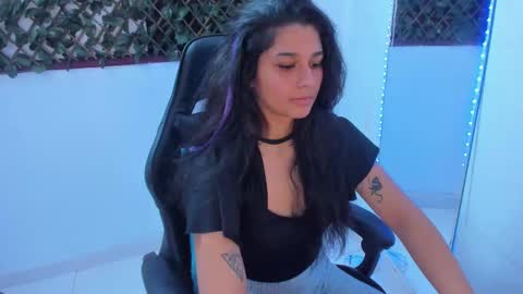Snapshot of megan_whitte_01 chatting on 03-11-25, 04:43 megan white 01  online show from 03-11-25, 04:43