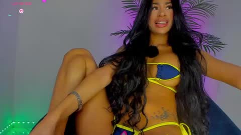 Snapshot of megancarlott_ chatting on 05-11-26, 11:49 megancarlott_ online show from 05-11-26, 11:49