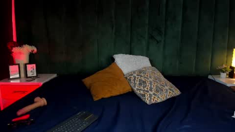 Snapshot of meganevanss___ chatting on 06-14-26, 02:24 MEGAN EVANS online show from 06-14-26, 02:24