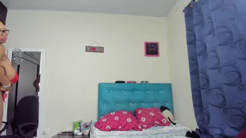 megan        online show from 02-06-25, 05:25