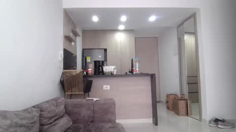 megan        online show from 02-09-25, 05:43