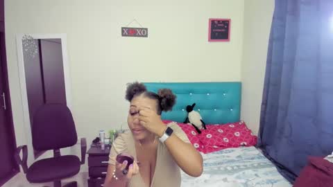 megan        online show from 02-19-25, 02:55