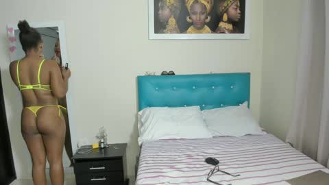 megan        online show from 09-28-25, 03:01