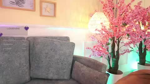 Snapshot of meganlowell chatting on 04-22-26, 07:37 Megan Lowell online show from 04-22-26, 07:37