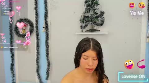 Snapshot of meganqueen2 chatting on 12-03-24, 11:24 Megan Queen online show from 12-03-24, 11:24