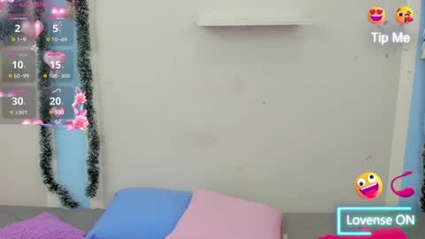 Snapshot of meganqueen2 chatting on 12-27-24, 04:43 Megan Queen online show from 12-27-24, 04:43